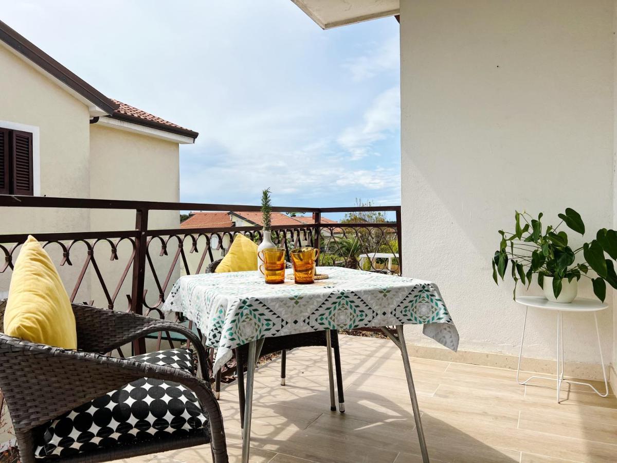 Apartments Valerian Novigrad  Ngoại thất bức ảnh